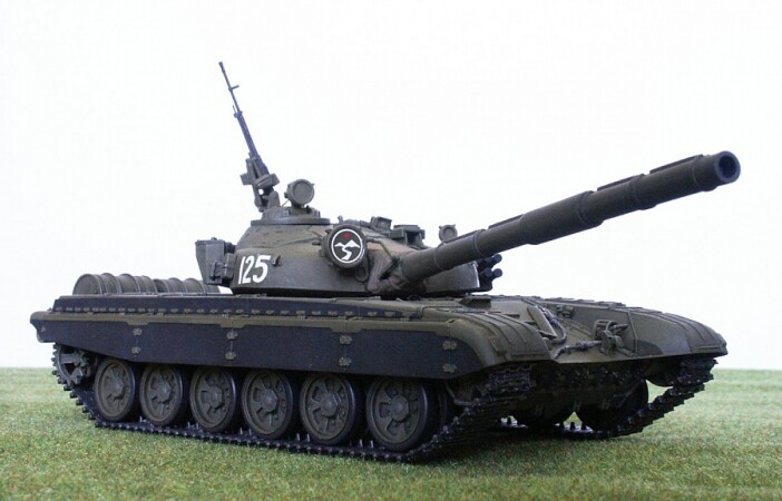 Сборная модель Zvezda Советский основной боевой танк Т-72Б (ОГРАНИЧЕННЫЙ ВЫПУСК)