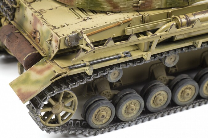 Сборная модель Zvezda Немецкий средний танк T-IV (H)