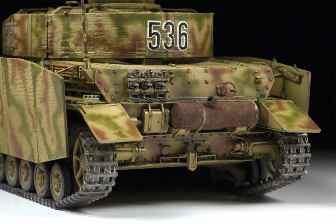 Сборная модель Zvezda Немецкий средний танк T-IV (H)