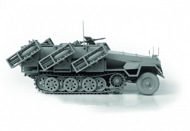 Сборная модель Zvezda Немецкий бронетранспортер с пусковыми установками Sd.Kfz.251/1 Ausf.B "Ханомаг"