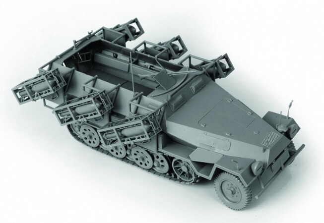 Сборная модель Zvezda Немецкий бронетранспортер с пусковыми установками Sd.Kfz.251/1 Ausf.B "Ханомаг"