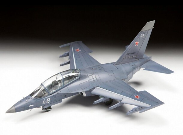 Сборная модель Zvezda Российский легкий штурмовик Як-130