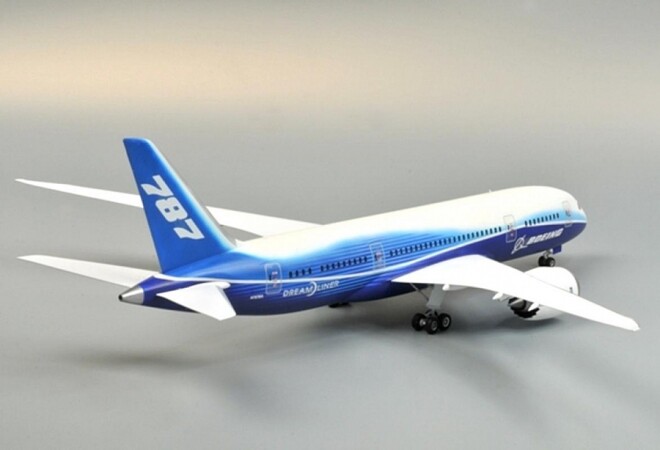 Сборная модель Zvezda Пассажирский авиалайнер Боинг 787-8 Дримлайнер