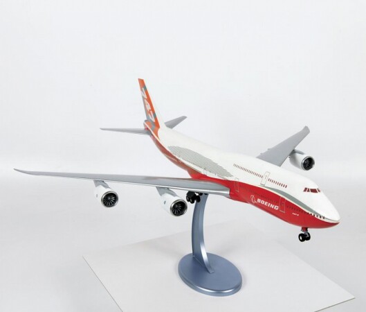 Сборная модель Zvezda Пассажирский авиалайнер Боинг 747-8