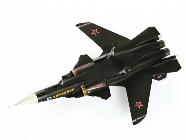 Сборная модель Zvezda Российский сверхманевренный истребитель пятого поколения Су-47 Беркут