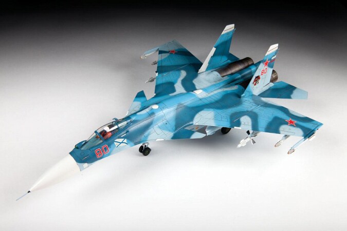 Сборная модель Zvezda Российский палубный истребитель Су-33