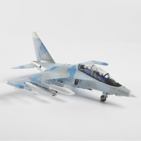 Сборная модель Zvezda Российский самолет Як-130