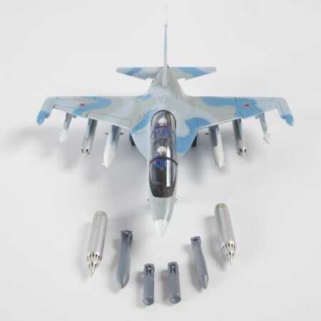 Сборная модель Zvezda Российский самолет Як-130