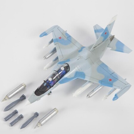 Сборная модель Zvezda Российский самолет Як-130