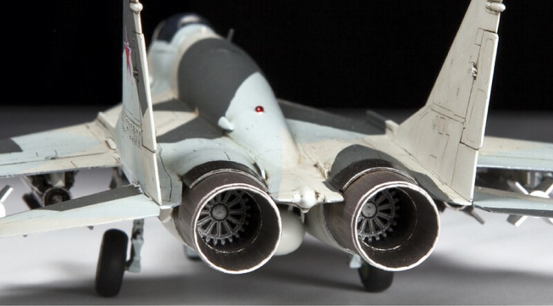 Сборная модель Zvezda Многоцелевой фронтовой истребитель МиГ-29 СМТ