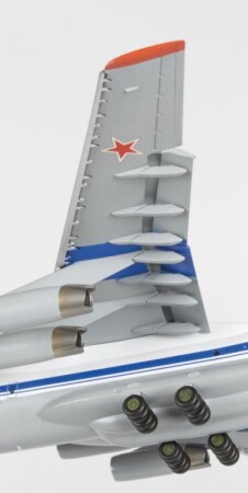 Сборная модель Zvezda Военно-транспортный самолёт Ил-76МД