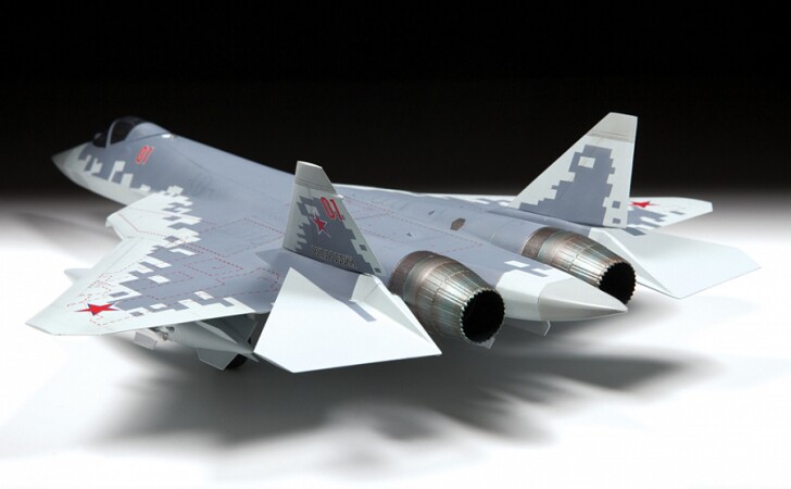 Сборная модель Zvezda Российский многофункциональный истребитель пятого поколения Су-57