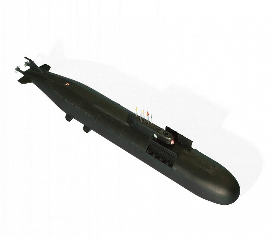 Сборная модель Zvezda Российский атомный подводный ракетный крейсер К-141 Курск