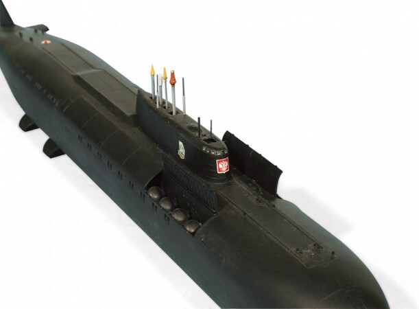 Сборная модель Zvezda Российский атомный подводный ракетный крейсер К-141 Курск